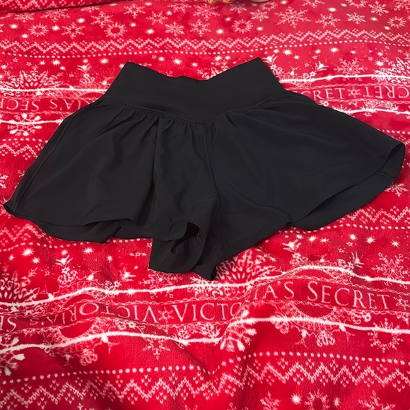 “OFFLINE By Aerie Real Me Crossover Flowy Short” Size is XS and color is black - Picture 1 of 3